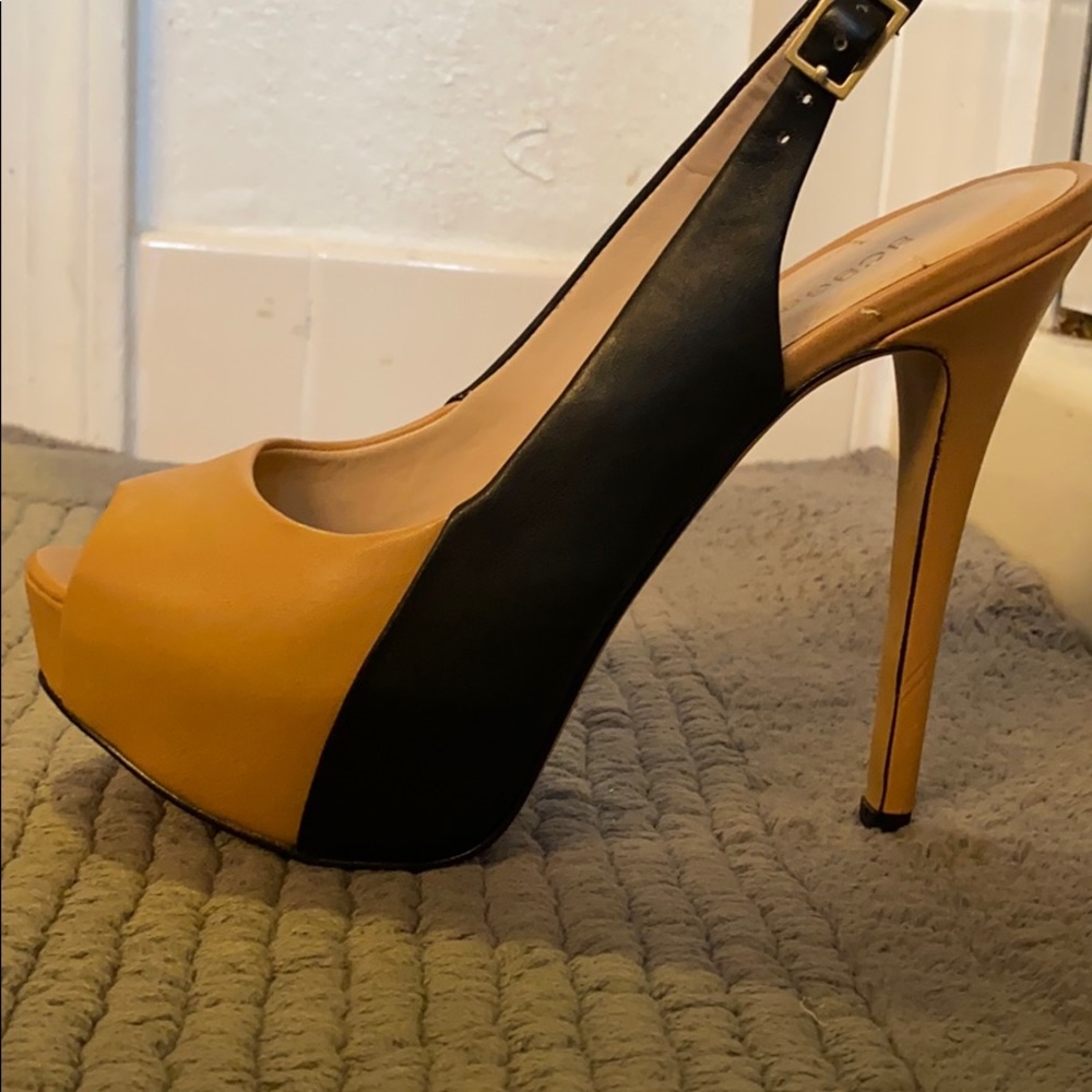 BCBGeneration Peep toe heels
